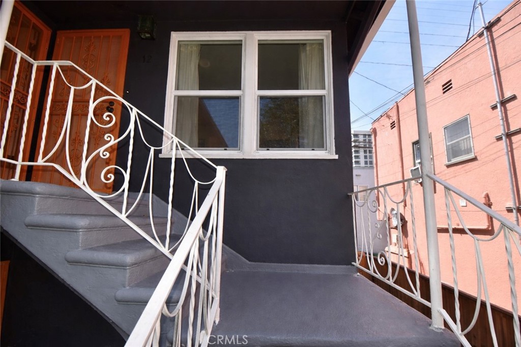 1334 E 1st Street 12