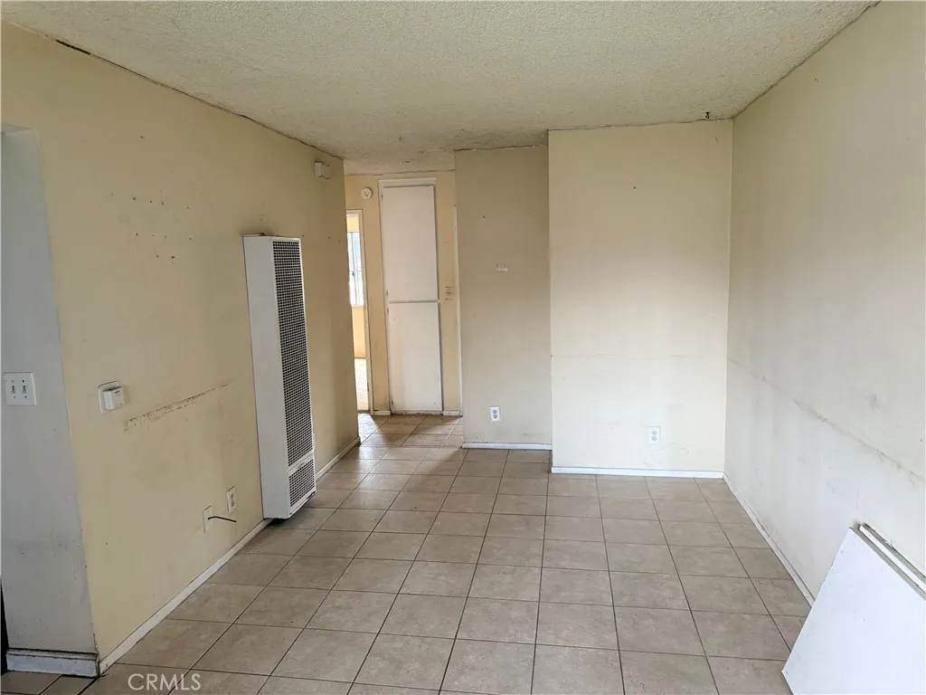 Los Angeles, California 90003, United States, ,Residential,Active,210803