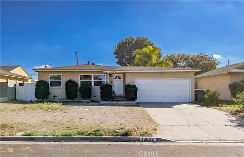 Photo of 12662 12662 Glen Street, Garden Grove, CA 92840 (MLS # OC25235230) Photo of 12662 12662 Glen Street, Garden Grove, CA 92840 (MLS # OC25235230)