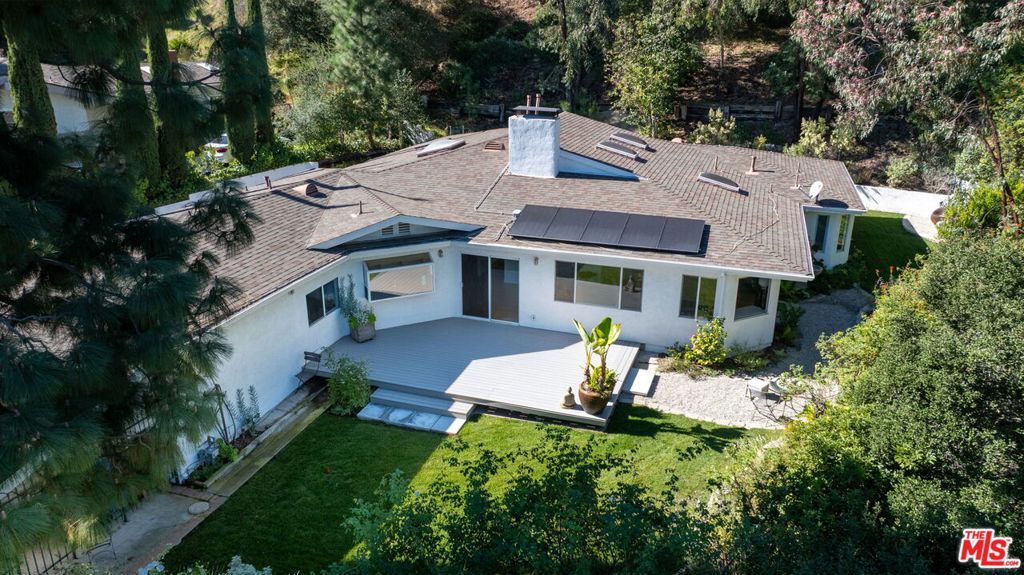 Photo of 12004 Briarvale Lane, Studio City, CA 91604 (MLS # 25619745)