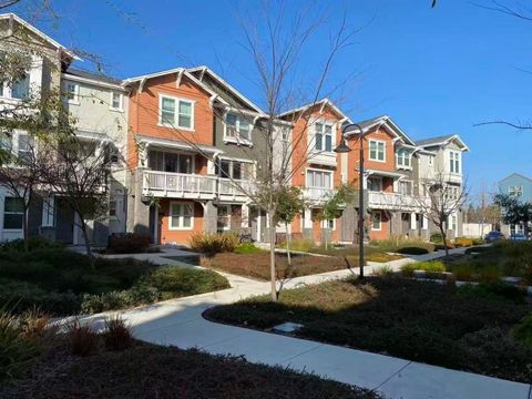 Photo of 810 Cotati Terrace #5, Sunnyvale, CA 94085 (MLS # ML82022510)