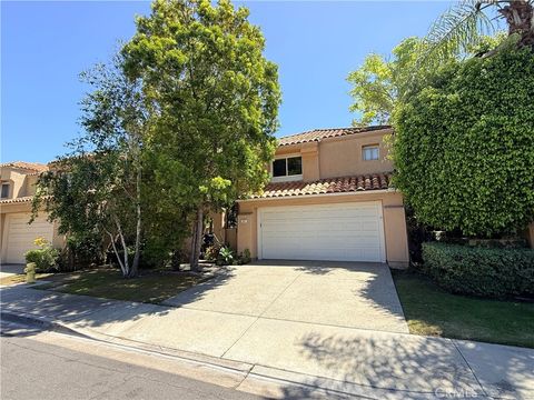 Photo of 22 Montelegro, Irvine, CA 92614 (MLS # SW26101278)