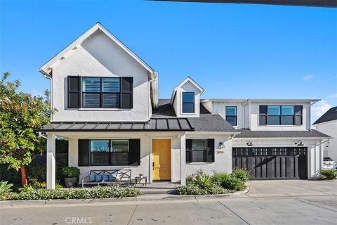 Photo of 2076 Tablelands Way, Costa Mesa, CA 92627 (MLS # OC26008600)