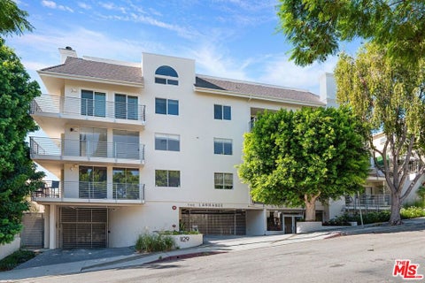 Photo of 1129 Larrabee Street #11, West Hollywood, CA 90069 (MLS # 26103353)