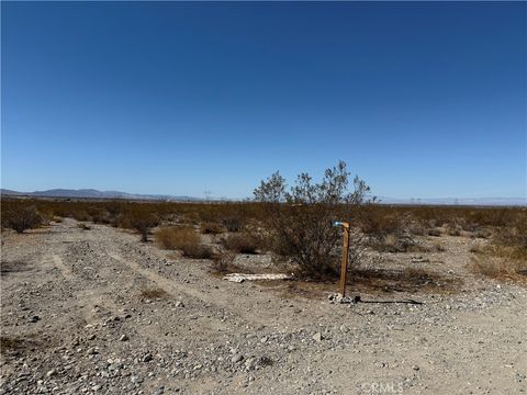Photo of 0 Avenue V6, Pearblossom, CA 93553 (MLS # SR25229459) Photo of 0 Avenue V6, Pearblossom, CA 93553 (MLS # SR25229459)