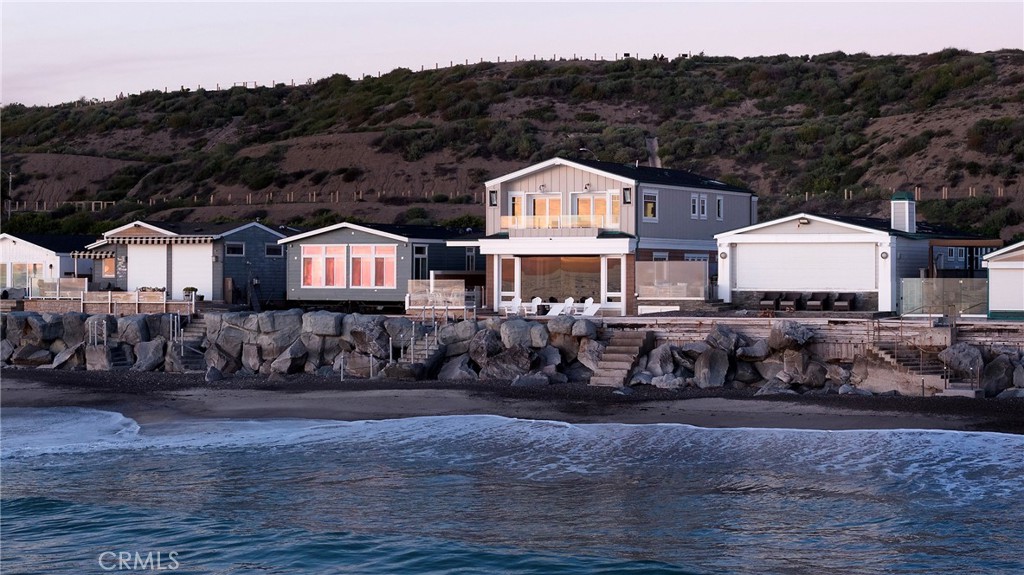 1880 N El Camino Real 23