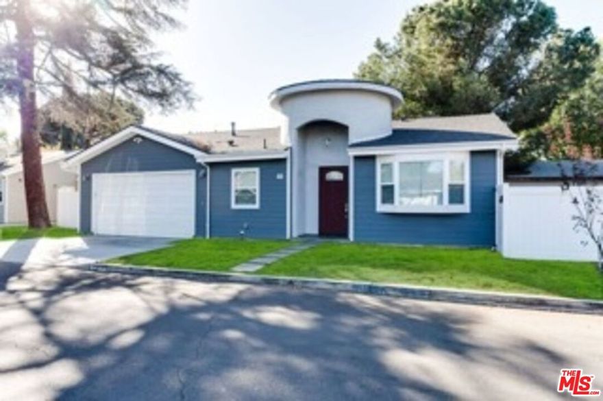*NOTE: HOME AVAILABLE FOR SHOWING AND LEASE STARTING 11/1*** Gorgeous Home Lake Balboa location!  New  2014 construction, Light and bright home perfect for a family. Formal dining room with fireplace, 9 ft. ceilings, a large kitchen, and skylights throughout complete this wonderful home. New CENTRAL AC/ Heater unit. 2 car Garage. First-month rent plus a **MINIMUM** of 1 month Security Deposit Required for move-in depending upon income and credit. Pets OK with Additional Deposit. Furnished and Unfurnished options are available.