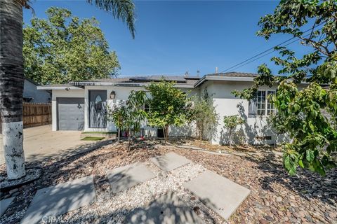 Photo of 14828 Ivy Ave, Fontana, CA 92335 (MLS # CV26059265)