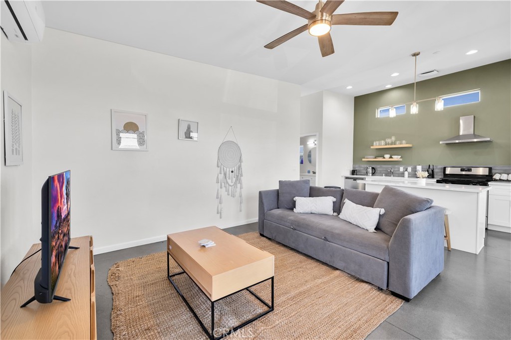 7276 Encina Road