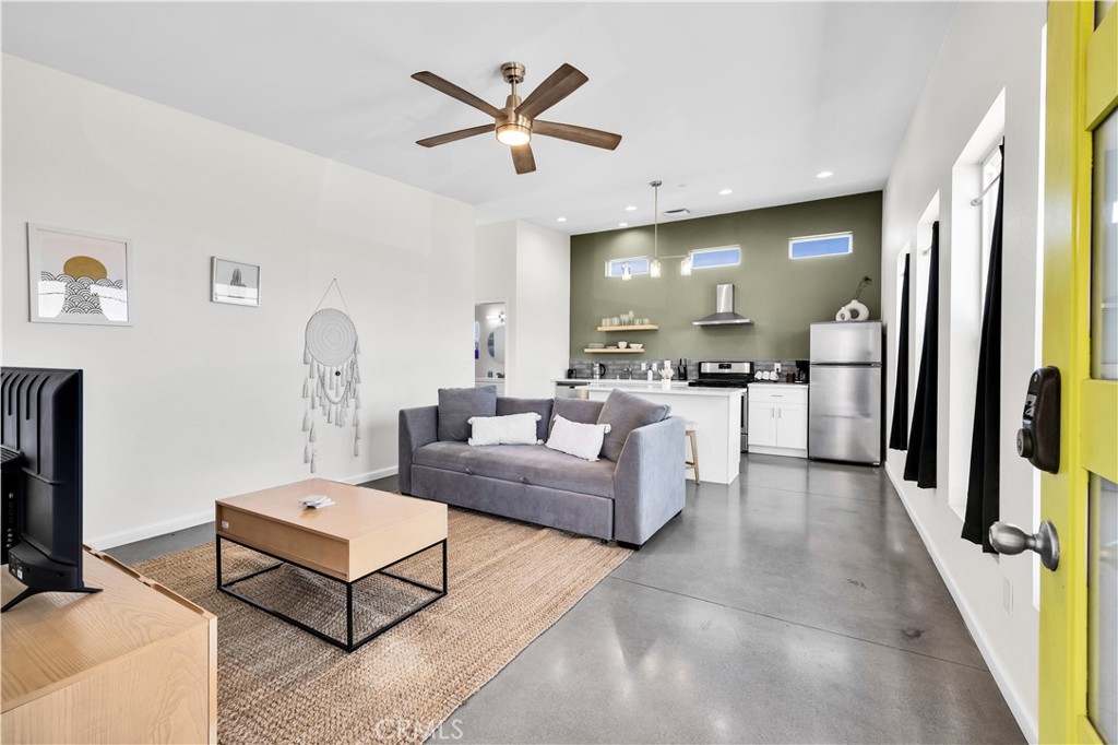 7276 Encina Road