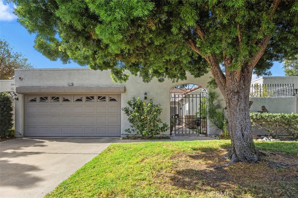 5522 Via La Mesa B