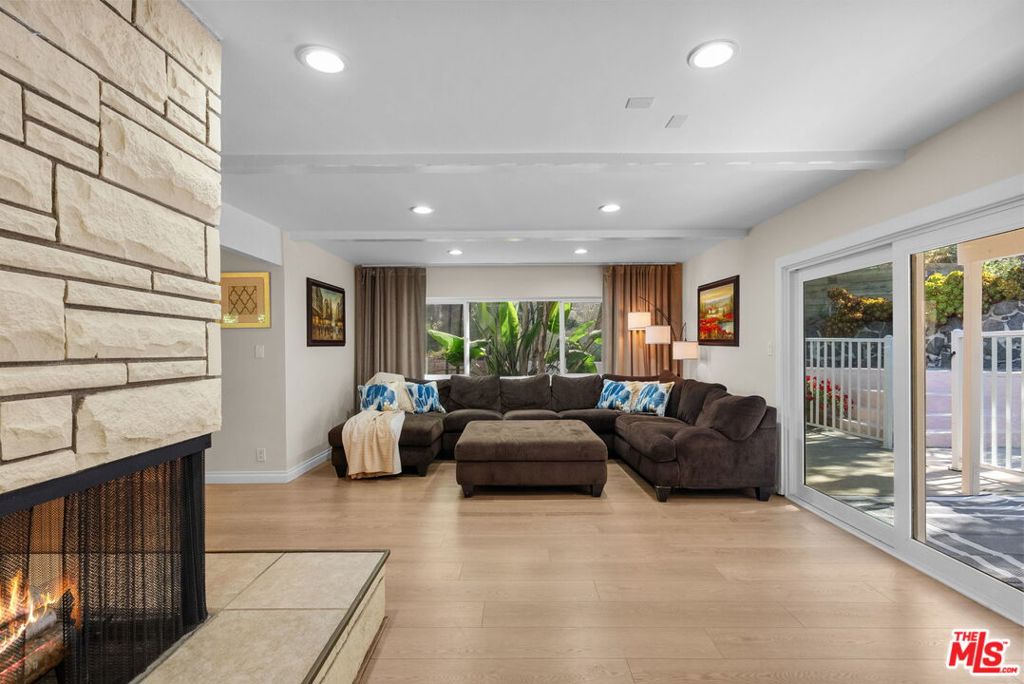 4300 Pampas Road
