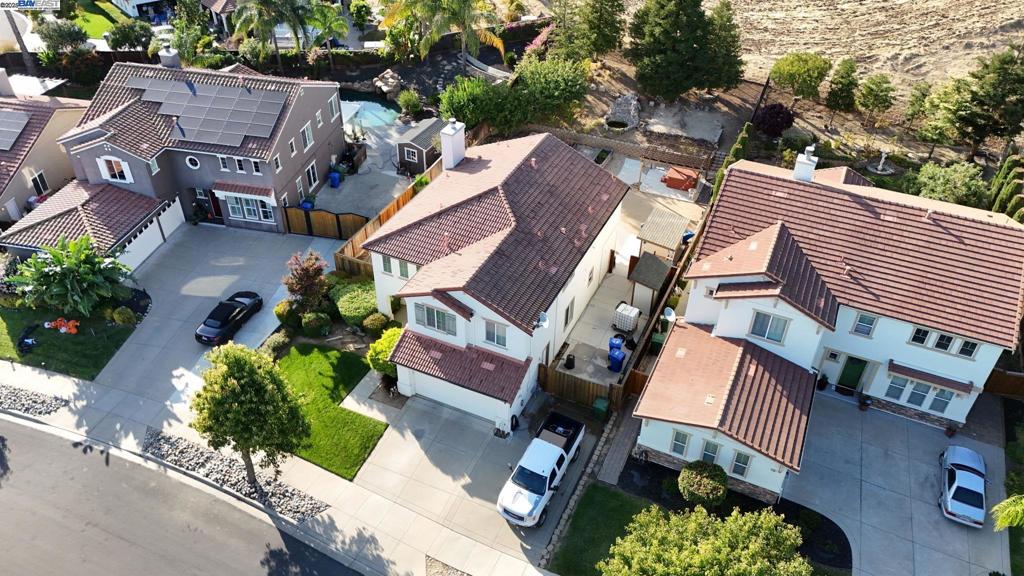 BRENTWOOD HILLS - Residential