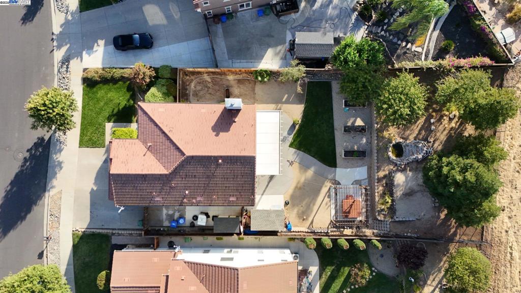 BRENTWOOD HILLS - Residential