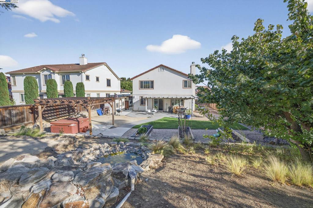 BRENTWOOD HILLS - Residential