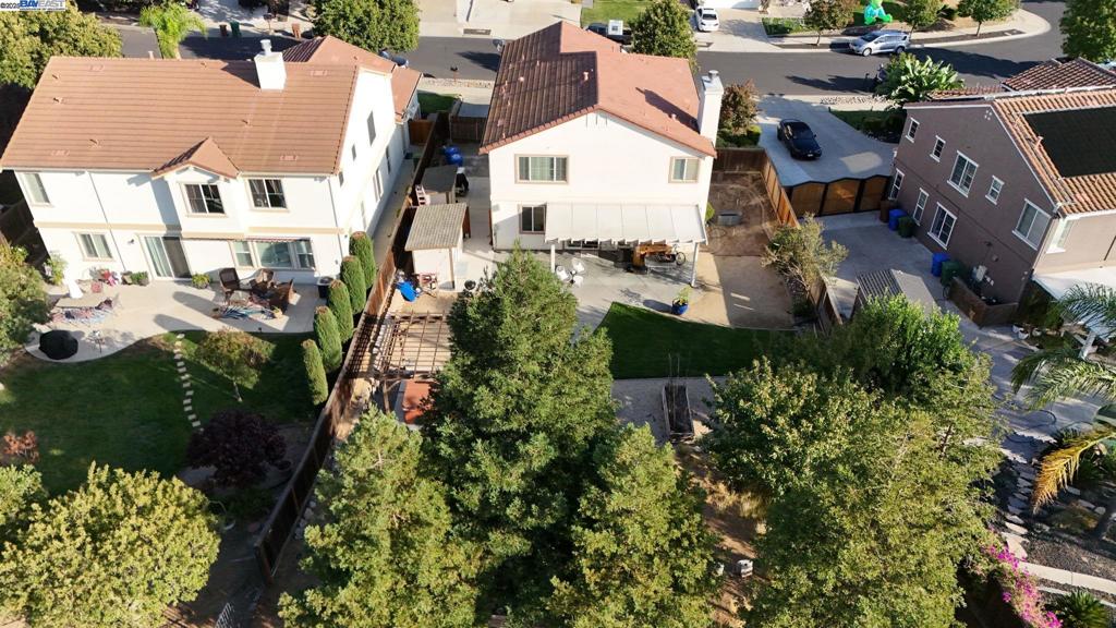 BRENTWOOD HILLS - Residential