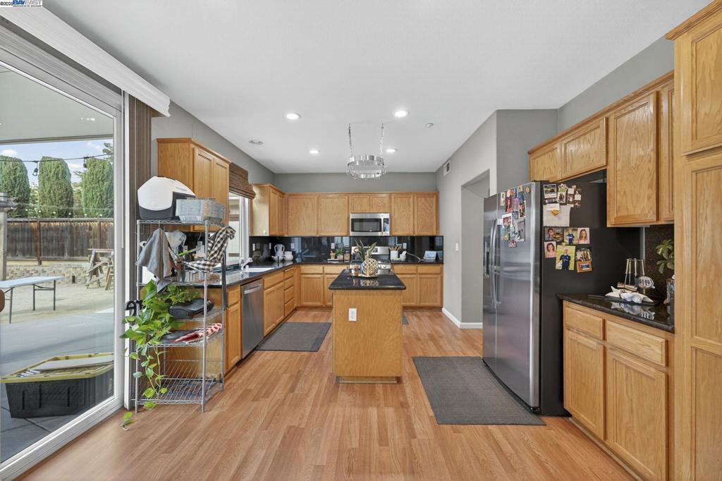 729 Copperfield Ct