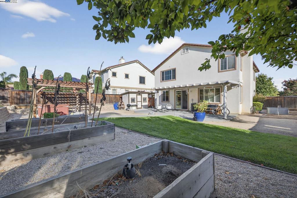 BRENTWOOD HILLS - Residential