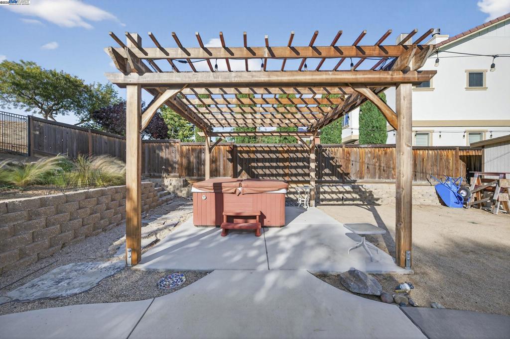 BRENTWOOD HILLS - Residential