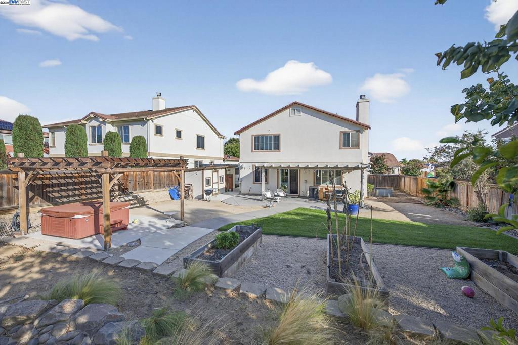 BRENTWOOD HILLS - Residential
