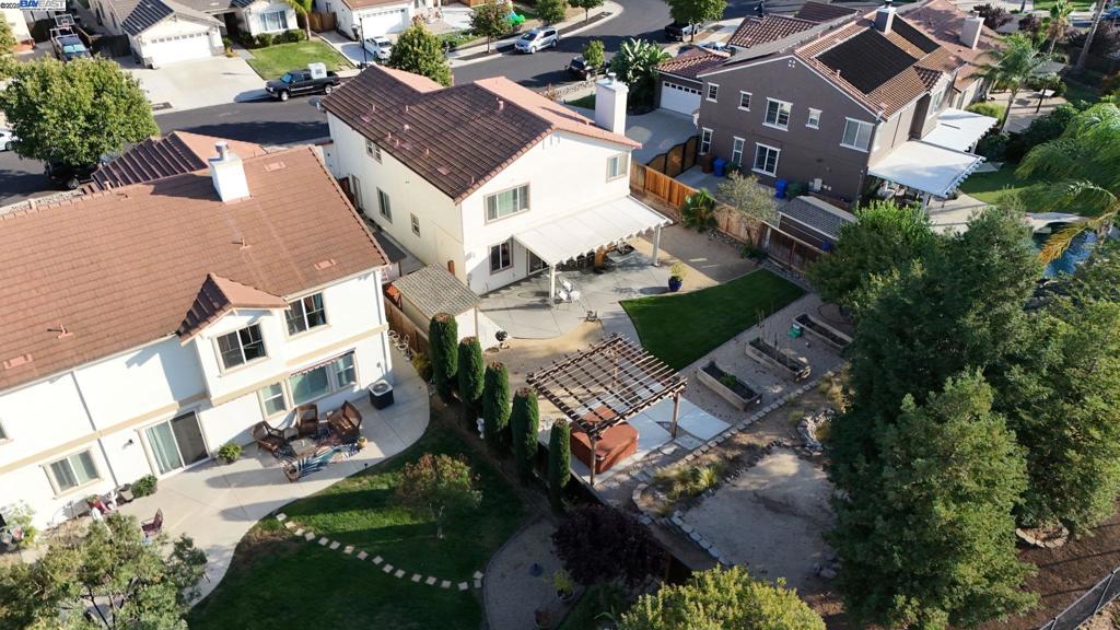 BRENTWOOD HILLS - Residential
