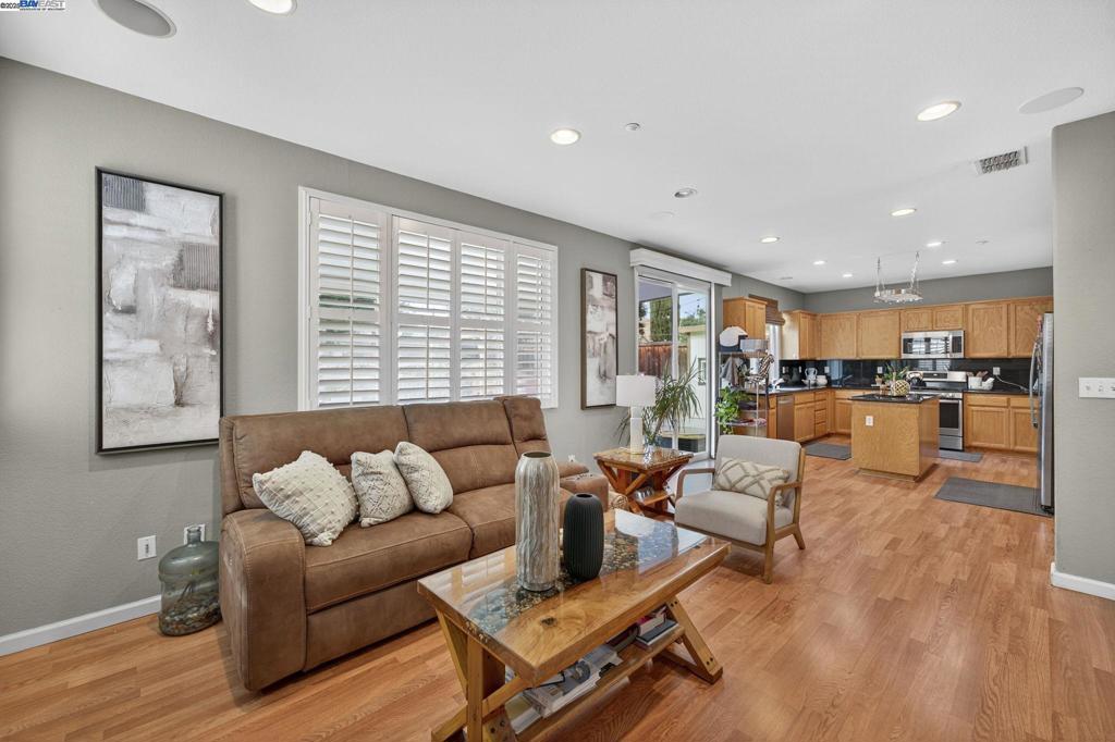 BRENTWOOD HILLS - Residential