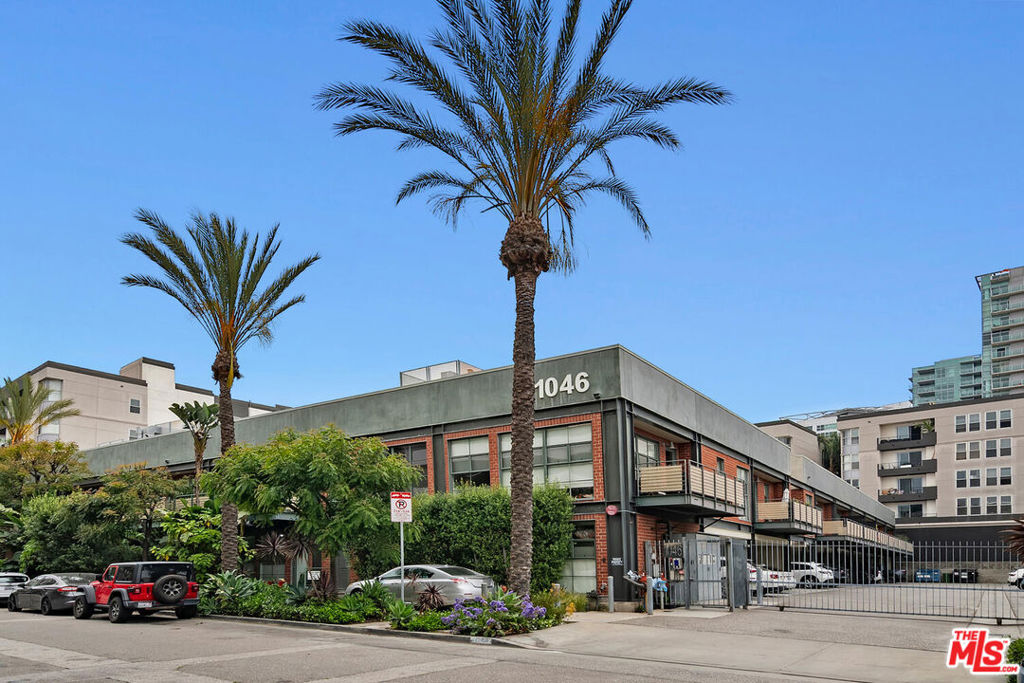 1046 PRINCETON Drive 201