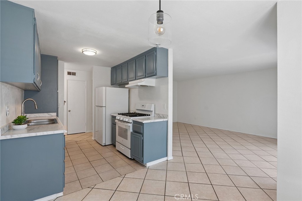 Properties 4 700 W La Veta Avenue I3