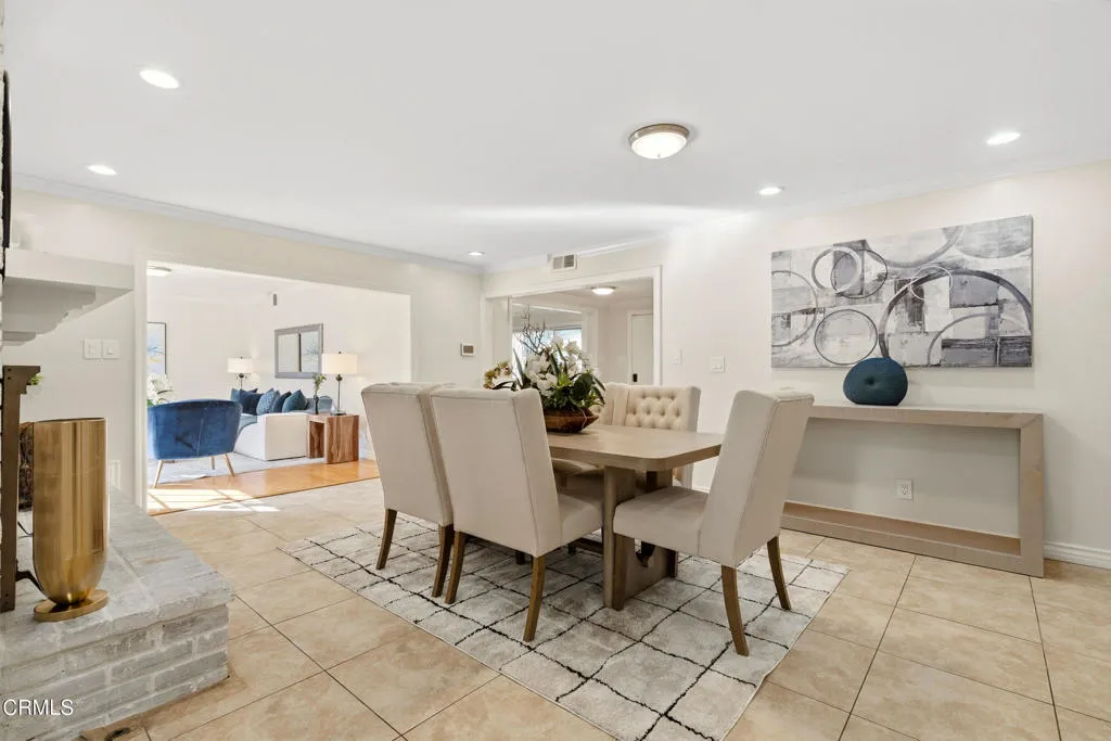 Pasadena, California 91107, United States, 3 Bedrooms Bedrooms, ,2 BathroomsBathrooms,Residential,Active,238852