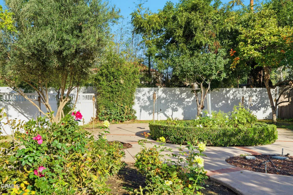 Pasadena, California 91107, United States, 3 Bedrooms Bedrooms, ,2 BathroomsBathrooms,Residential,Active,238852