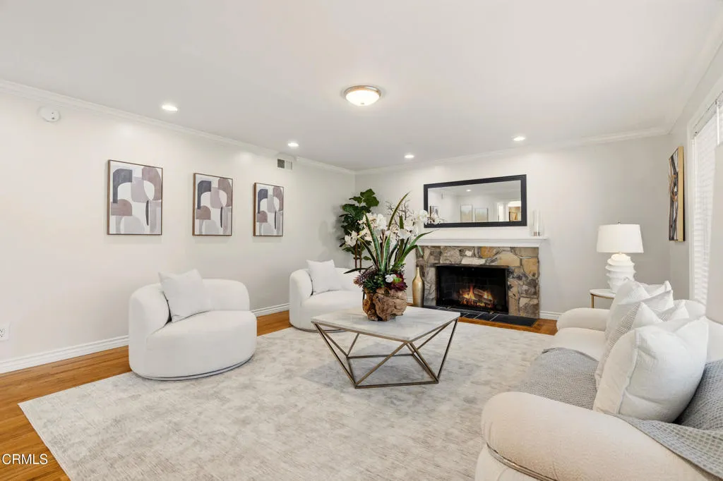 Pasadena, California 91107, United States, 3 Bedrooms Bedrooms, ,2 BathroomsBathrooms,Residential,Active,238852