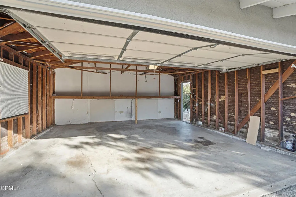 Pasadena, California 91107, United States, 3 Bedrooms Bedrooms, ,2 BathroomsBathrooms,Residential,Active,238852