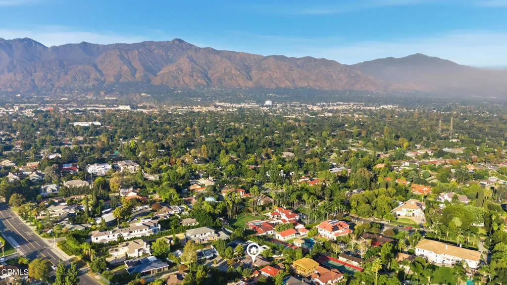 Pasadena, California 91107, United States, 3 Bedrooms Bedrooms, ,2 BathroomsBathrooms,Residential,Active,238852