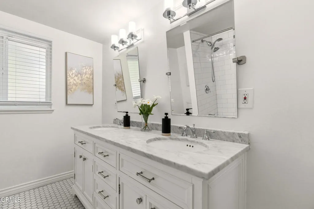 Pasadena, California 91107, United States, 3 Bedrooms Bedrooms, ,2 BathroomsBathrooms,Residential,Active,238852