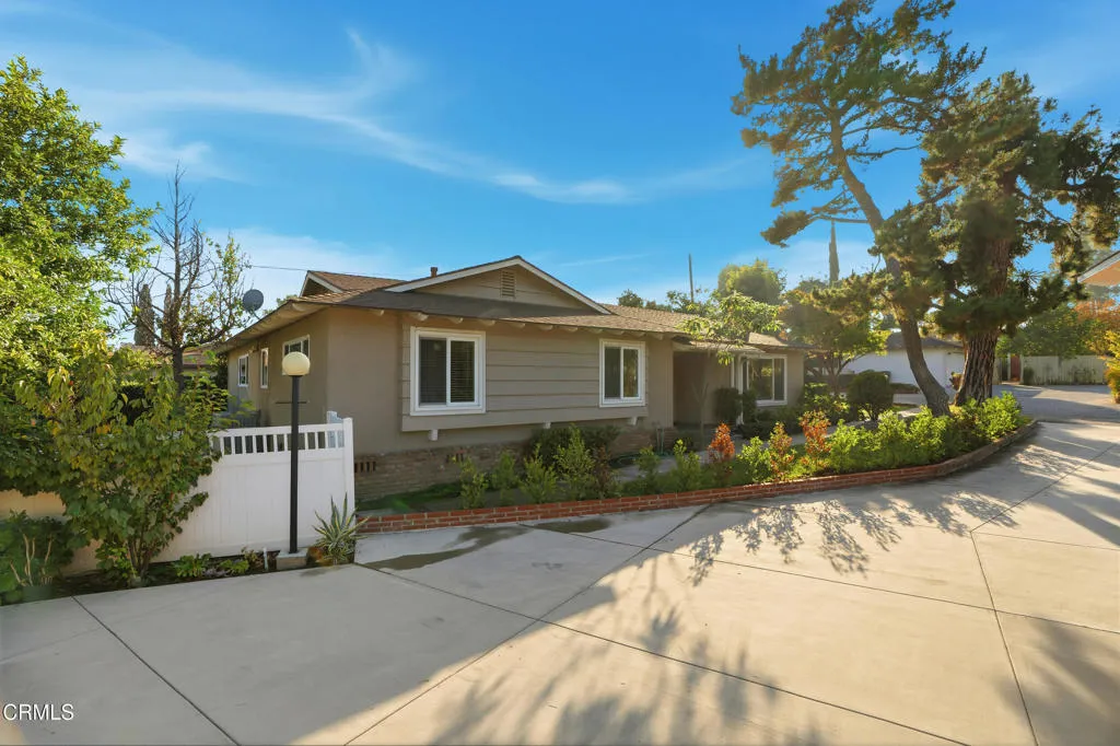 Pasadena, California 91107, United States, 3 Bedrooms Bedrooms, ,2 BathroomsBathrooms,Residential,Active,238852