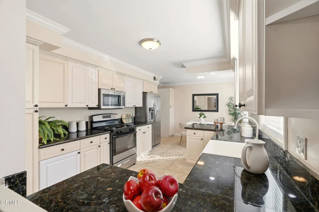 Pasadena, California 91107, United States, 3 Bedrooms Bedrooms, ,2 BathroomsBathrooms,Residential,Active,238852