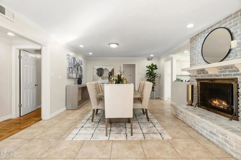 Pasadena, California 91107, United States, 3 Bedrooms Bedrooms, ,2 BathroomsBathrooms,Residential,Active,238852