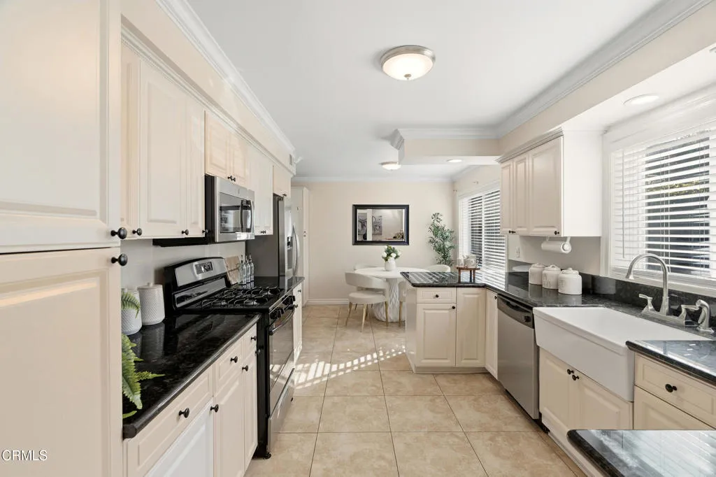 Pasadena, California 91107, United States, 3 Bedrooms Bedrooms, ,2 BathroomsBathrooms,Residential,Active,238852