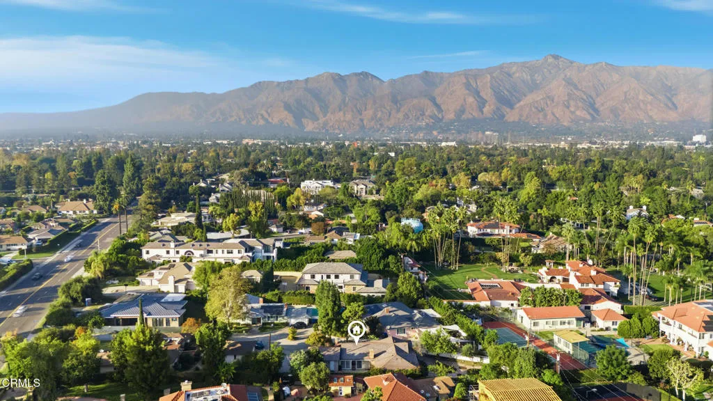 Pasadena, California 91107, United States, 3 Bedrooms Bedrooms, ,2 BathroomsBathrooms,Residential,Active,238852