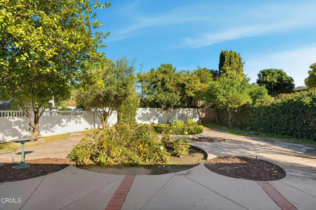 Pasadena, California 91107, United States, 3 Bedrooms Bedrooms, ,2 BathroomsBathrooms,Residential,Active,238852