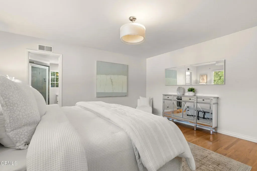 Pasadena, California 91107, United States, 3 Bedrooms Bedrooms, ,2 BathroomsBathrooms,Residential,Active,238852