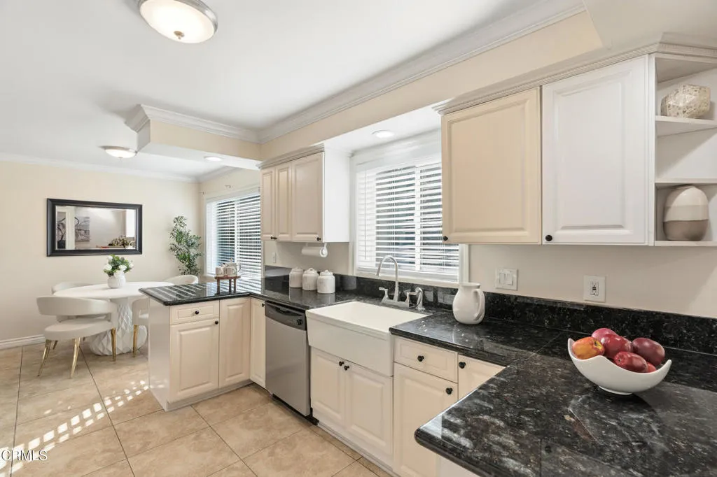 Pasadena, California 91107, United States, 3 Bedrooms Bedrooms, ,2 BathroomsBathrooms,Residential,Active,238852