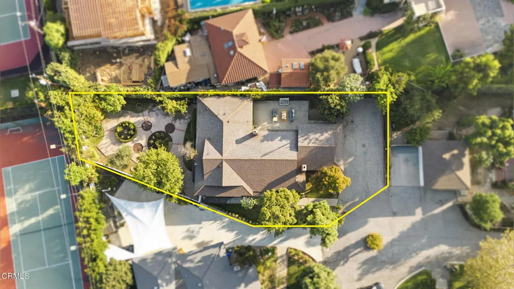 Pasadena, California 91107, United States, 3 Bedrooms Bedrooms, ,2 BathroomsBathrooms,Residential,Active,238852