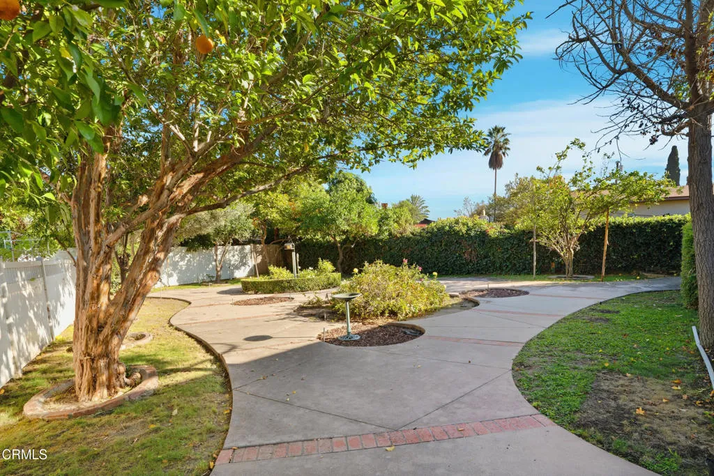 Pasadena, California 91107, United States, 3 Bedrooms Bedrooms, ,2 BathroomsBathrooms,Residential,Active,238852