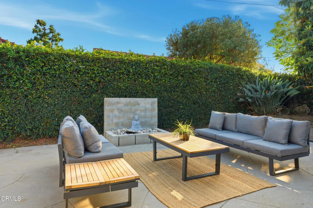 Pasadena, California 91107, United States, 3 Bedrooms Bedrooms, ,2 BathroomsBathrooms,Residential,Active,238852