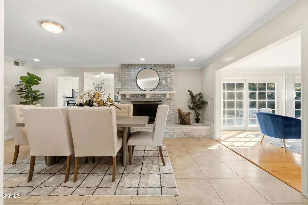 Pasadena, California 91107, United States, 3 Bedrooms Bedrooms, ,2 BathroomsBathrooms,Residential,Active,238852