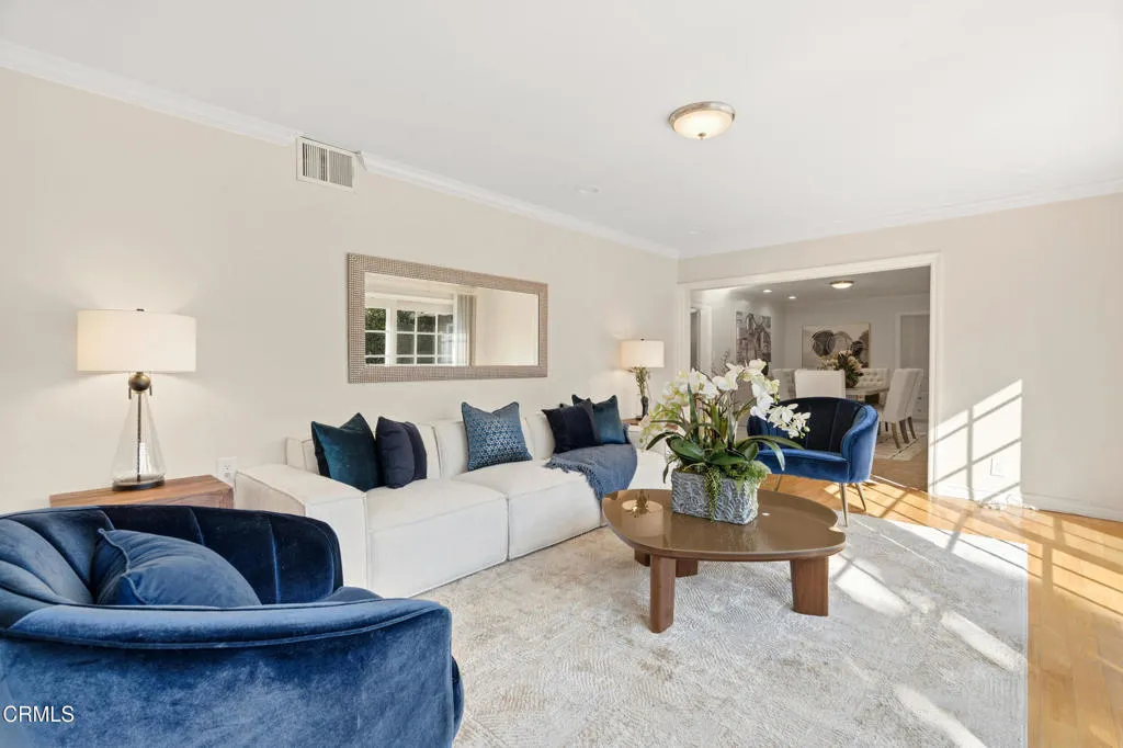 Pasadena, California 91107, United States, 3 Bedrooms Bedrooms, ,2 BathroomsBathrooms,Residential,Active,238852