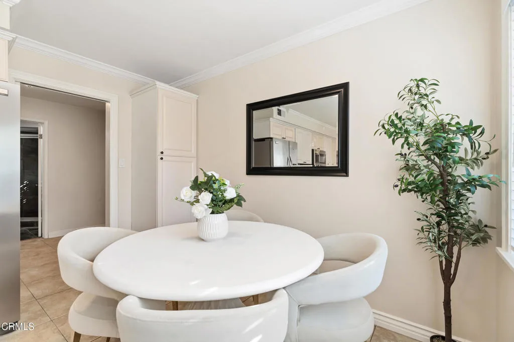 Pasadena, California 91107, United States, 3 Bedrooms Bedrooms, ,2 BathroomsBathrooms,Residential,Active,238852