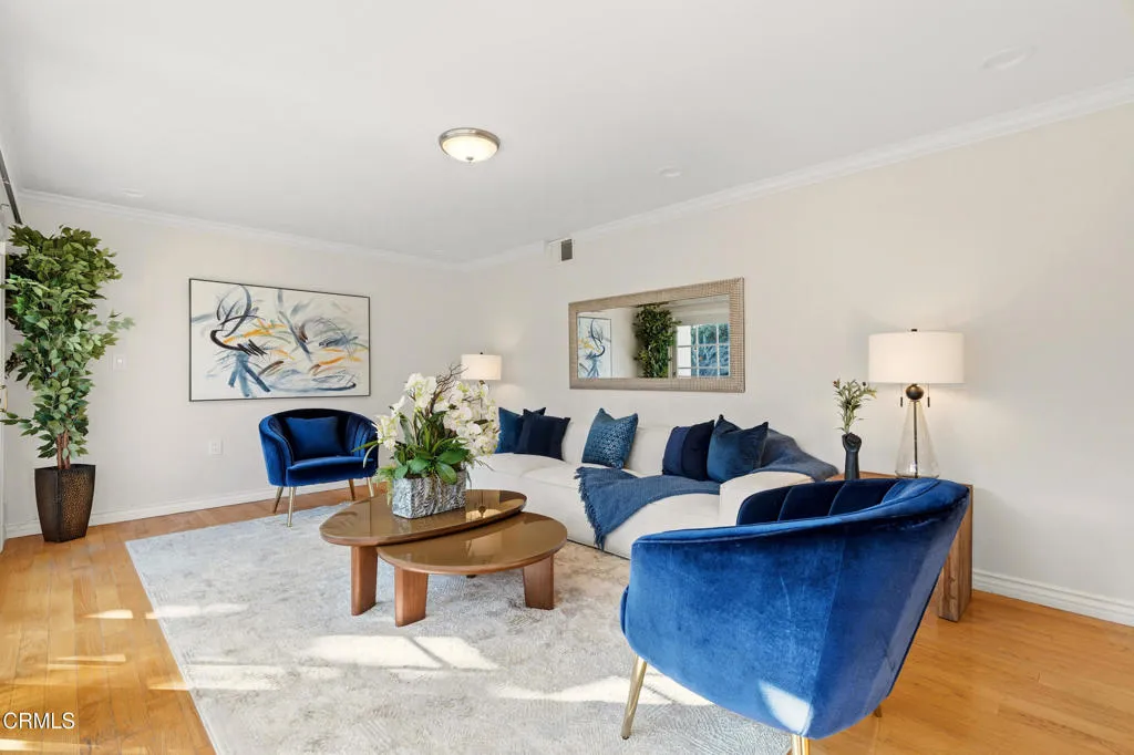 Pasadena, California 91107, United States, 3 Bedrooms Bedrooms, ,2 BathroomsBathrooms,Residential,Active,238852