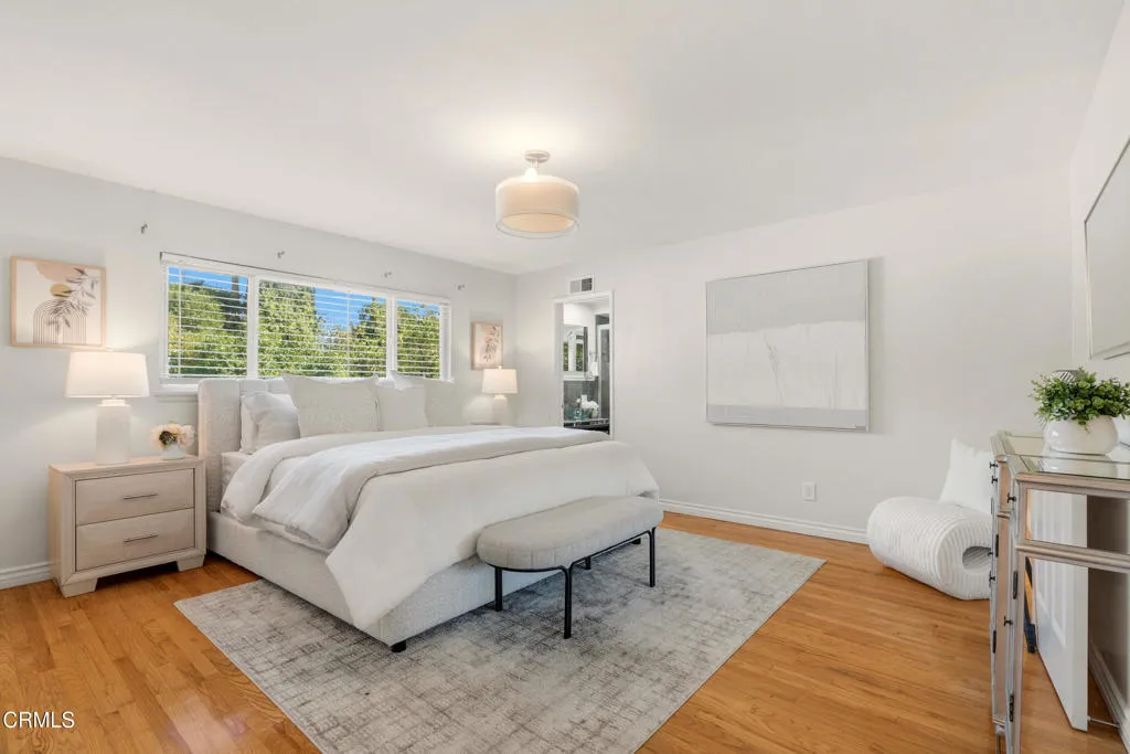 Pasadena, California 91107, United States, 3 Bedrooms Bedrooms, ,2 BathroomsBathrooms,Residential,Active,238852